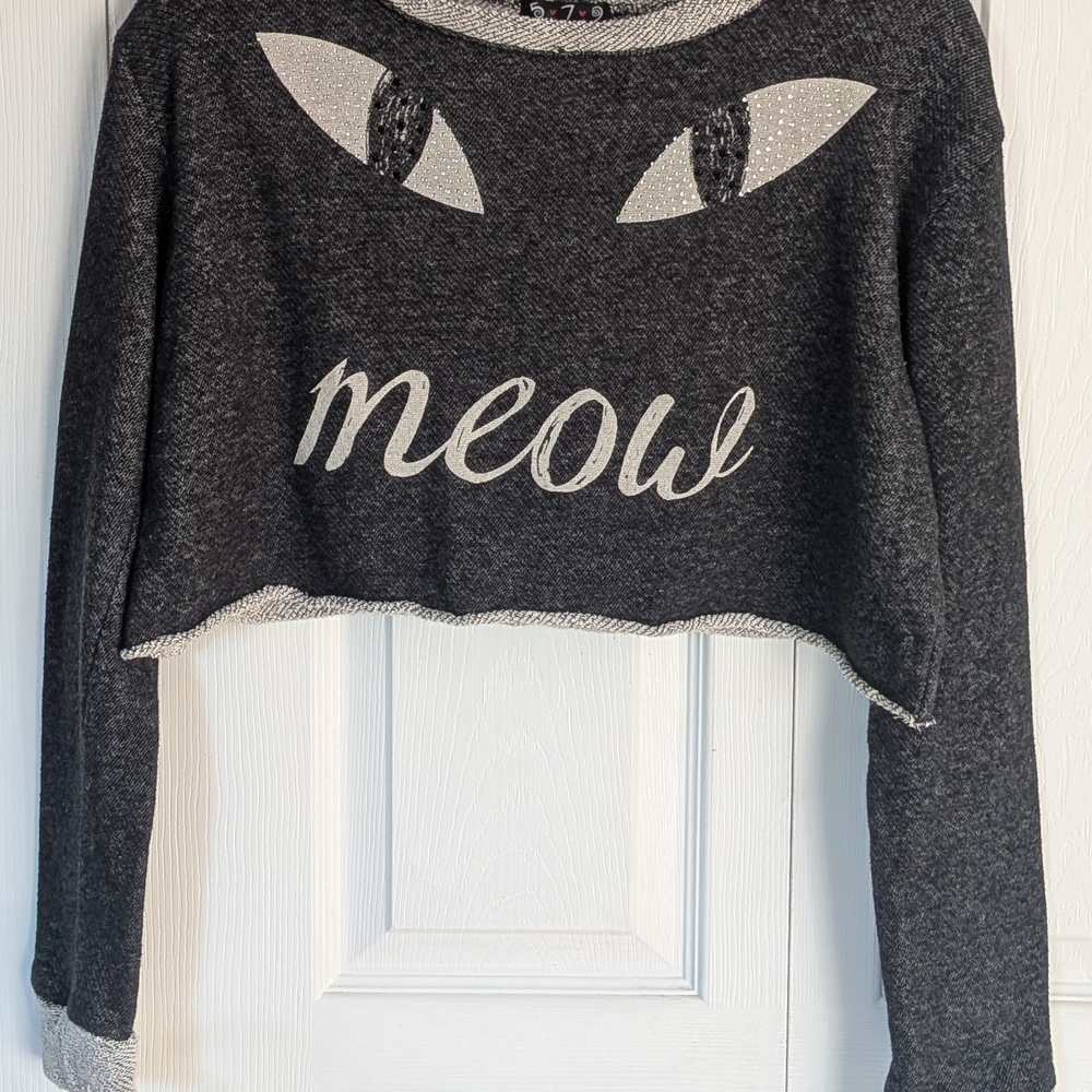 Gray Cropped Sweater with Meow Design